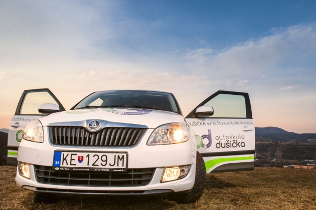 Fabia II s otvorenými dverami